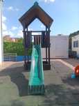 Parque infantil e chão