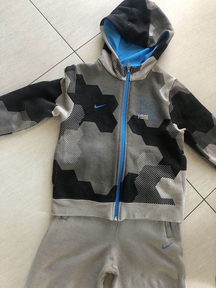 Dres chłopięcy Nike rozm. 116/122