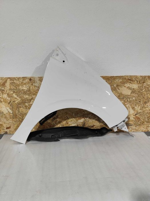 Guarda Lamas frente direita  PEUGEOT 208