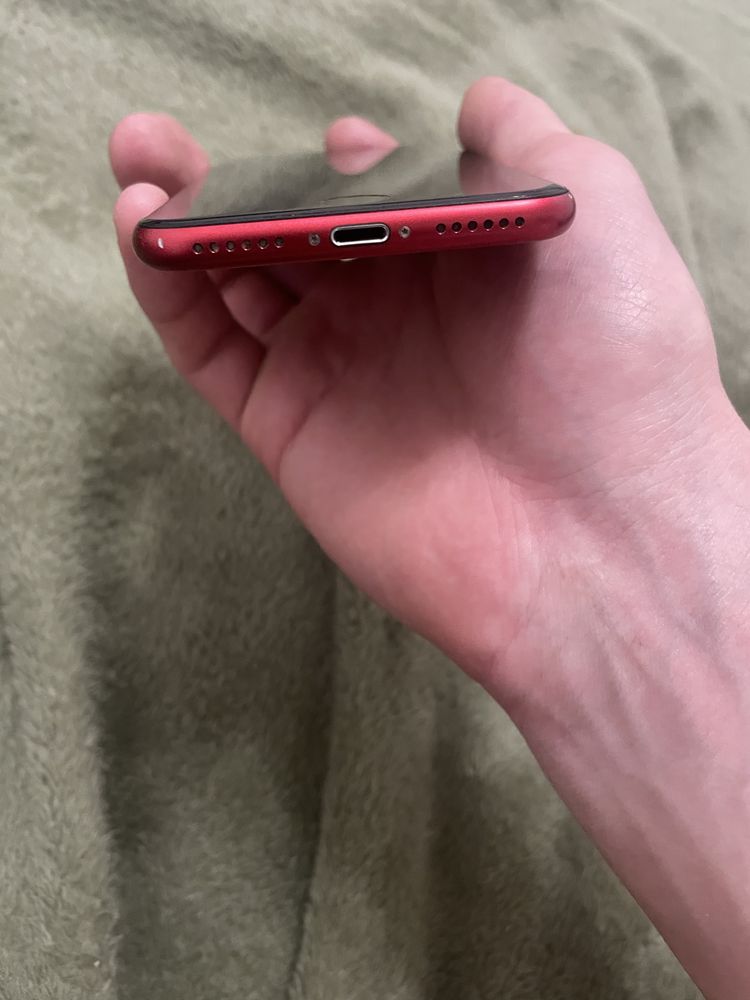 iPhone.    SE.       2020