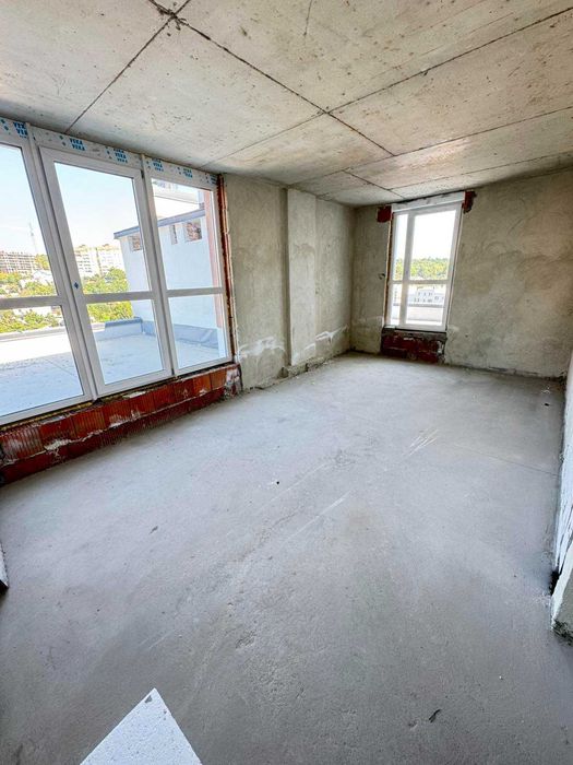 Продаж 2 кім. квартири з терасою в новобудові вул. Очеретяна