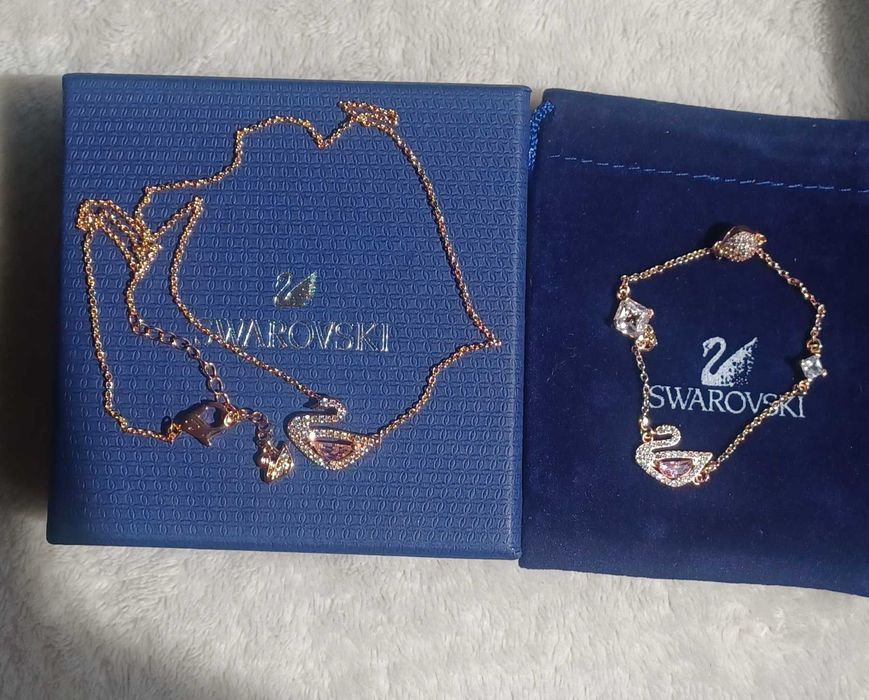 Colar e pulseira swaroski nova com caixa