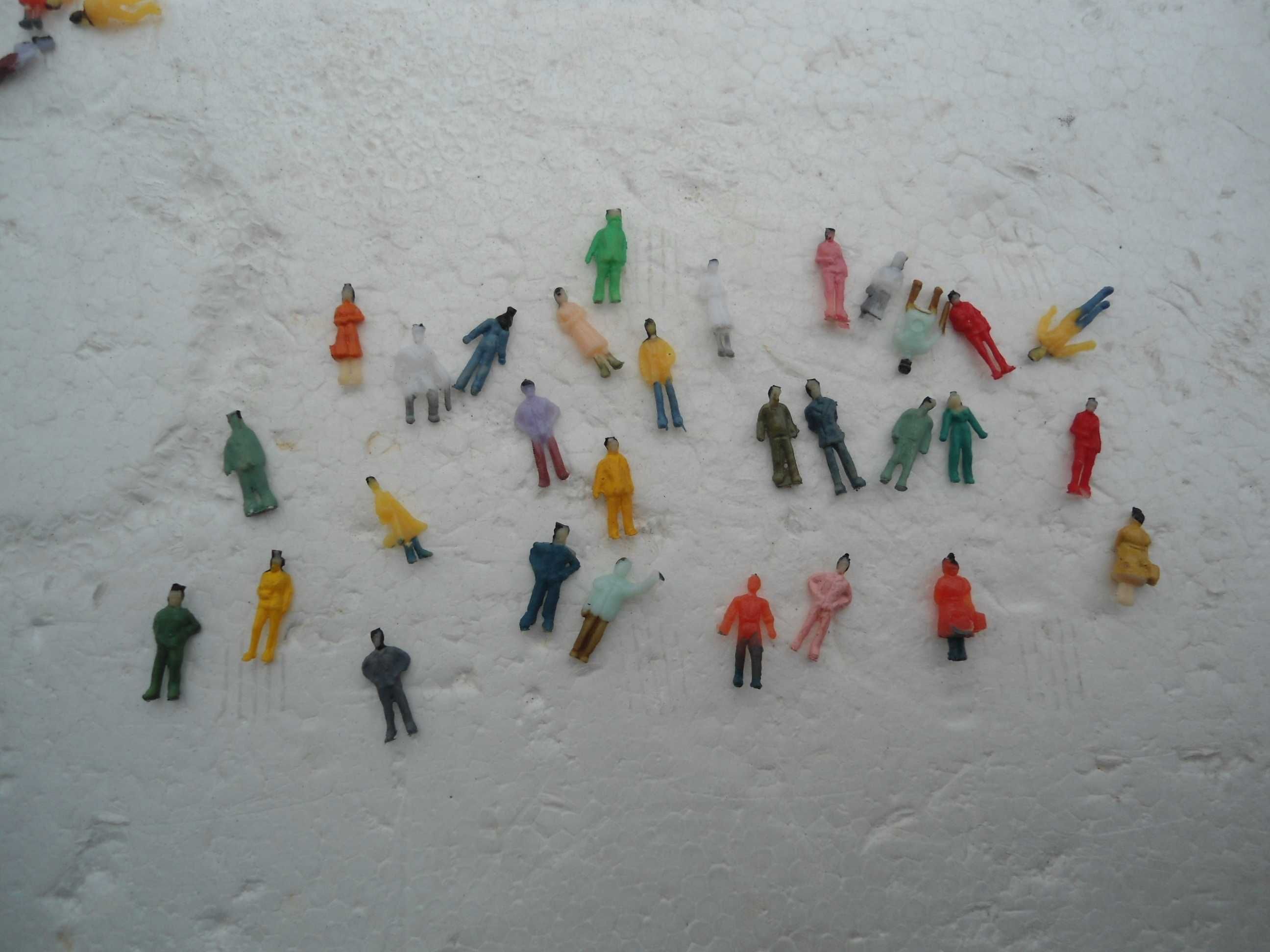 1:160 Lote de 30 Bonecos para maqueta comboio
