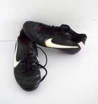 Nike buty piłkarskie korki czarne 33