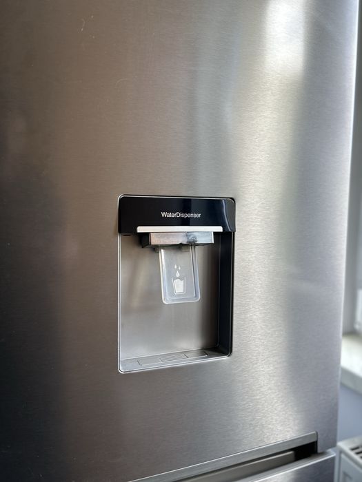 Lodówka beko dystrybutor wody