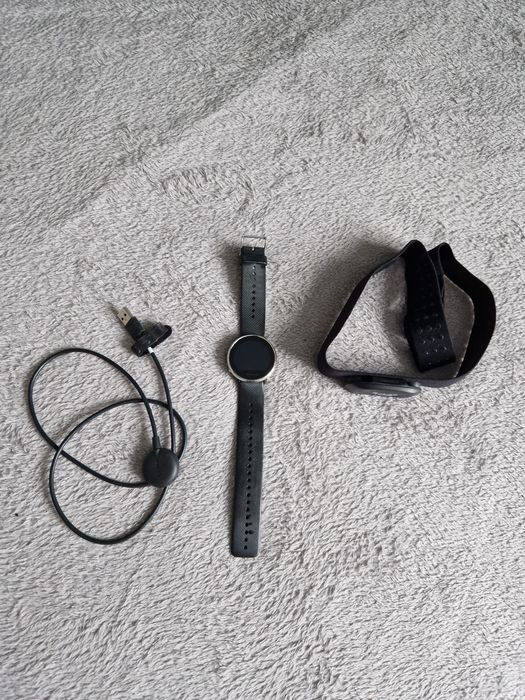 Zegarek sportowy Polar z ładowarką i pasem