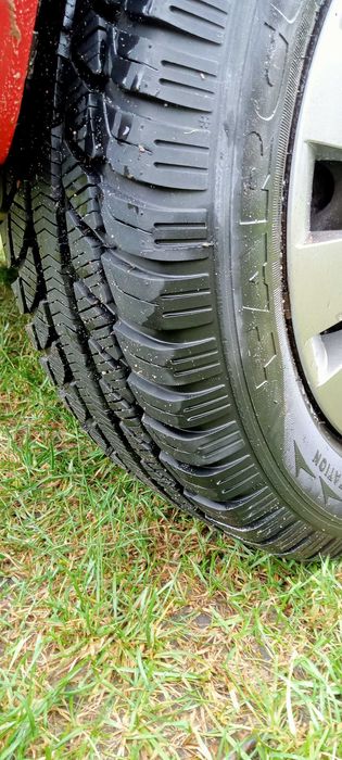 Komplet kół zimowych 14" 4x100,śr.piasty54,1 do KIA opony 175x65,bdb.