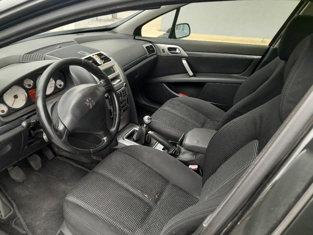 Peugeot 407 preto