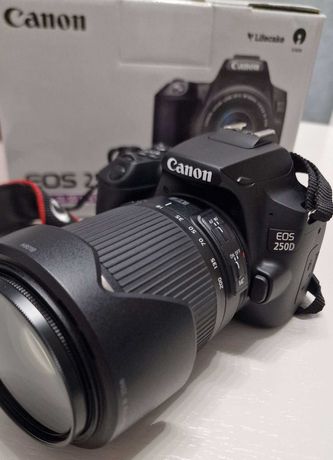 Canon EOS250D + TAMRON 18-200mm Di II VC + akcesoria - stan IDEALNY