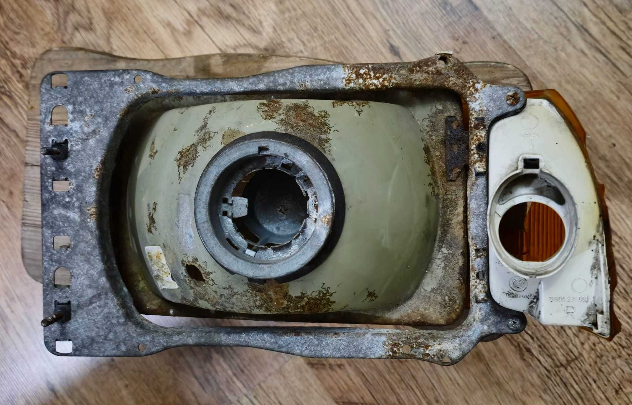 Lampa Przednia Prawa Audi 80 B1 (72-78r.) Oryginalna Unikat BOSCH