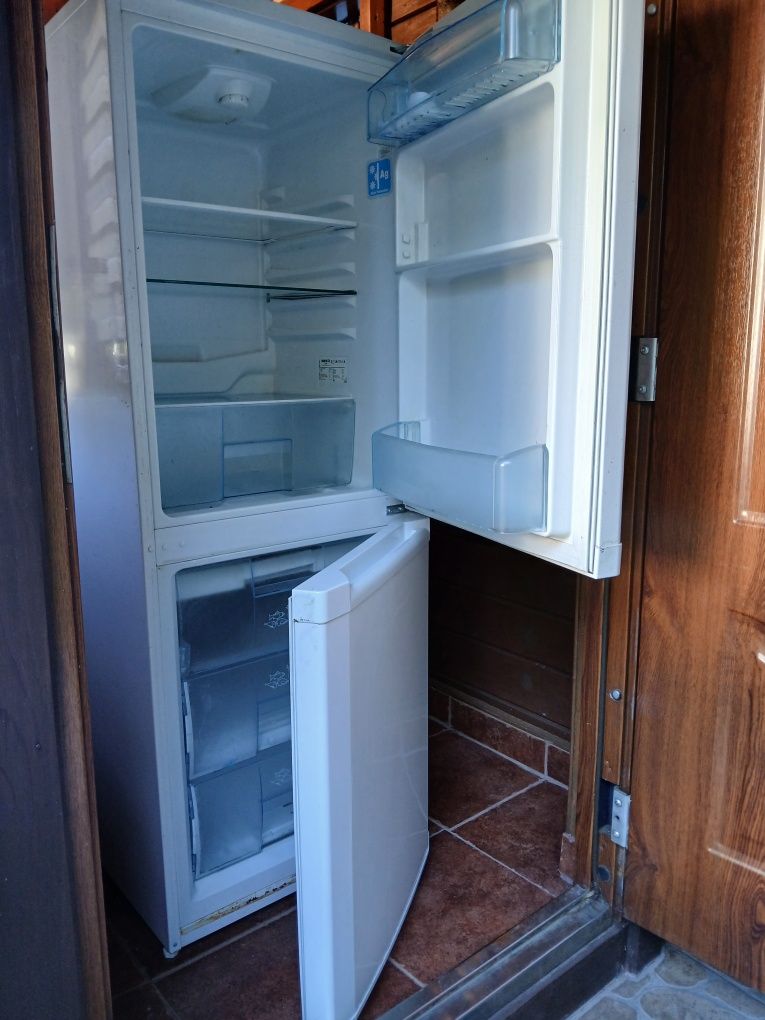 Sprzedam Lodówkę BEKO