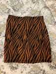 Saia mini padrão leopardo Stradivarius