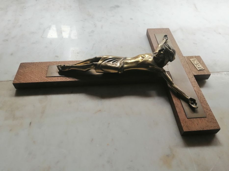 Крест католический настенный