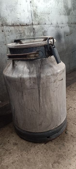 Продам бидоны для пищевых продуктов на 40 литров