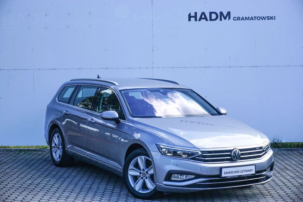 Volkswagen Passat 2.0TDI 150KM DSG Elegance Grzana szyba Virtual cockpit El klapa Matrix