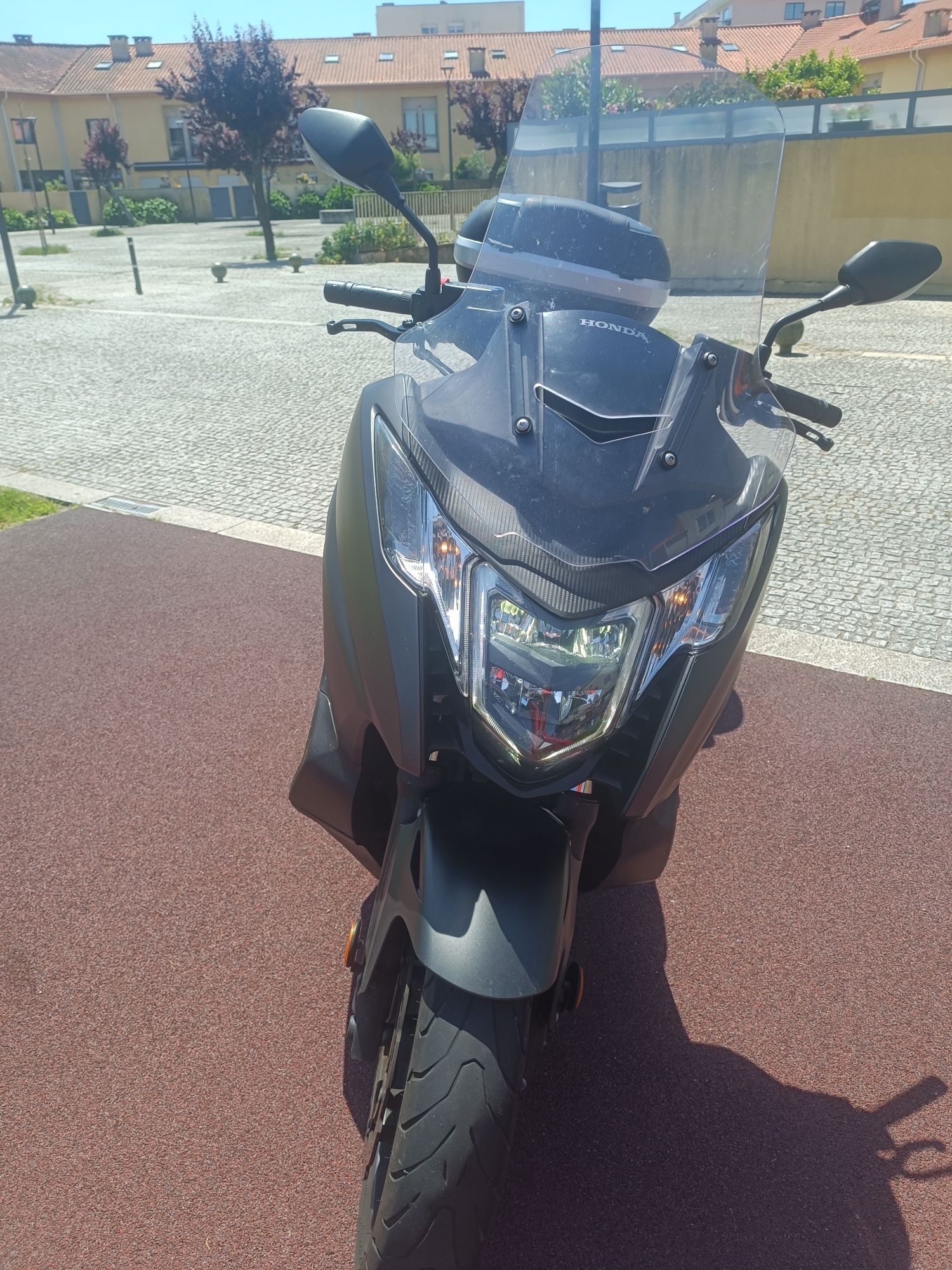 Honda integra 750