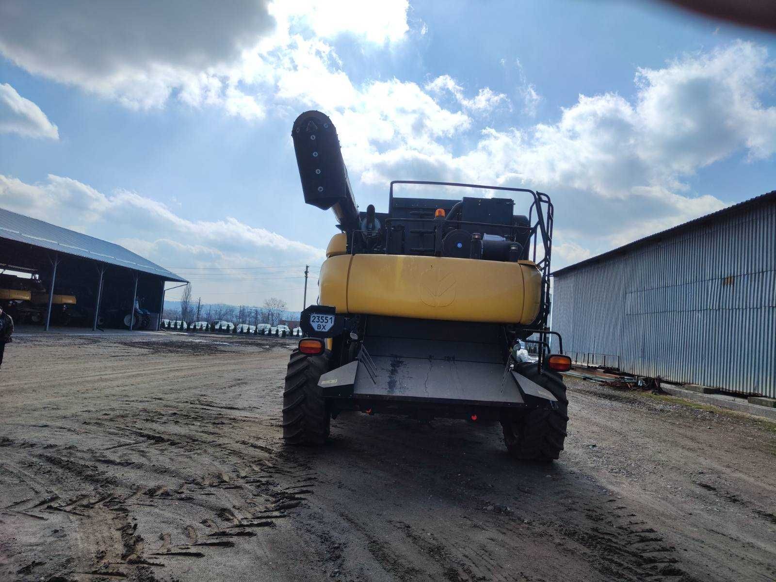 New Holland CR9080