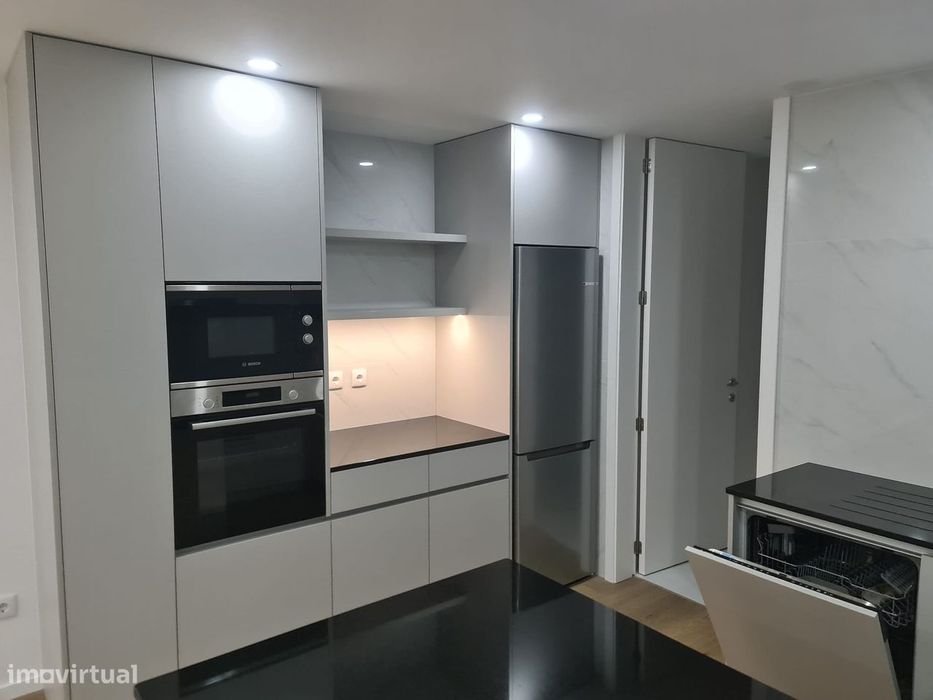 Apartamento T2 - centro cidade Barcelos, Rua Elias Garcia, com garagem
