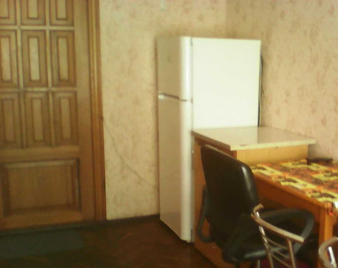 Комната в семейном общежитии  метро Харківська, Дарницкий