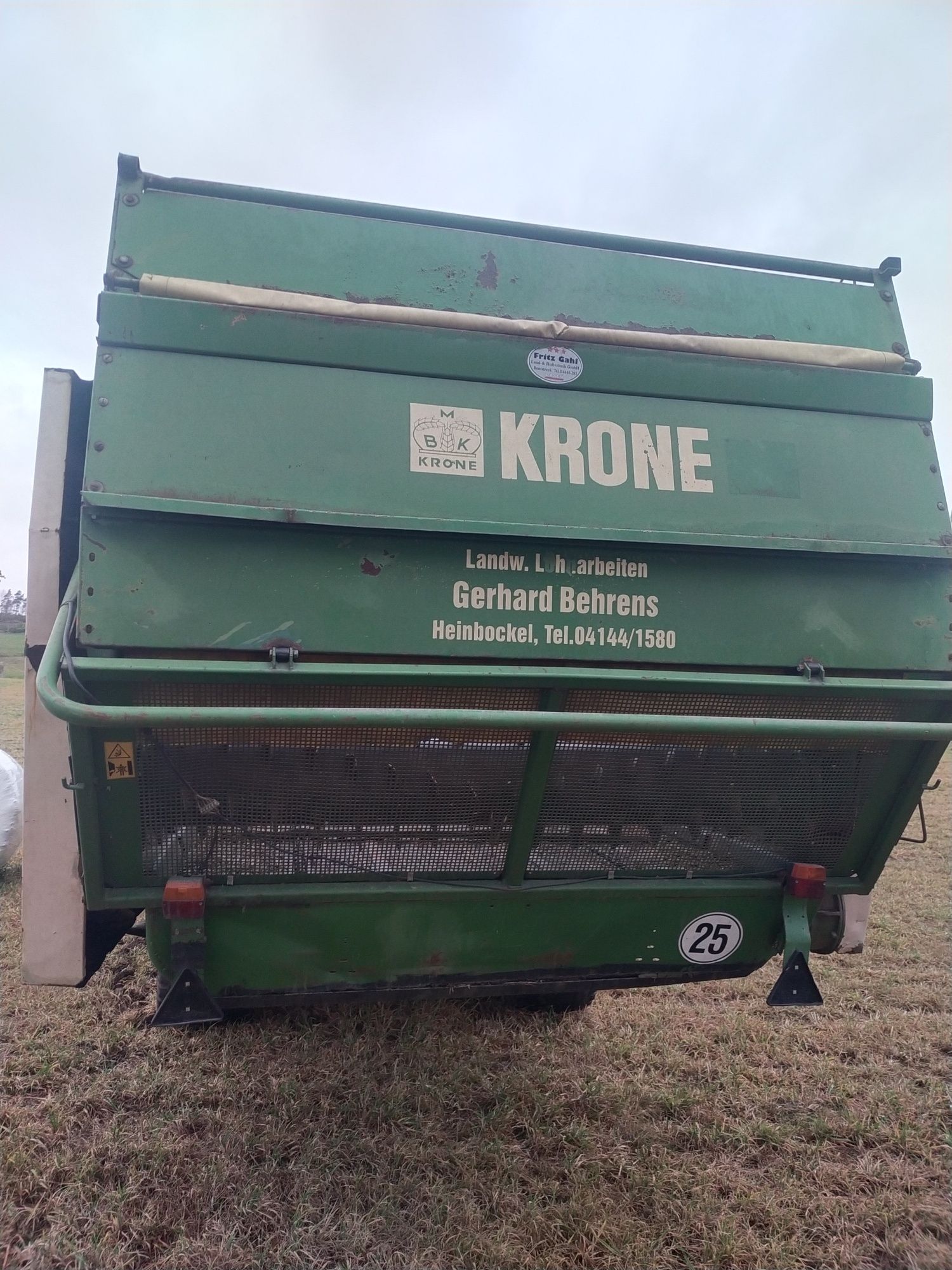 Przyczepa samozbierająca Krone Titan 6 42 GD