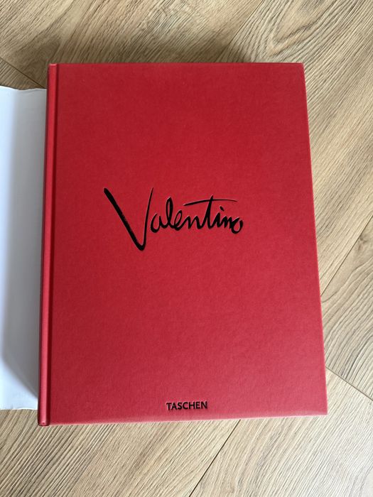 Valentino album Taschen
