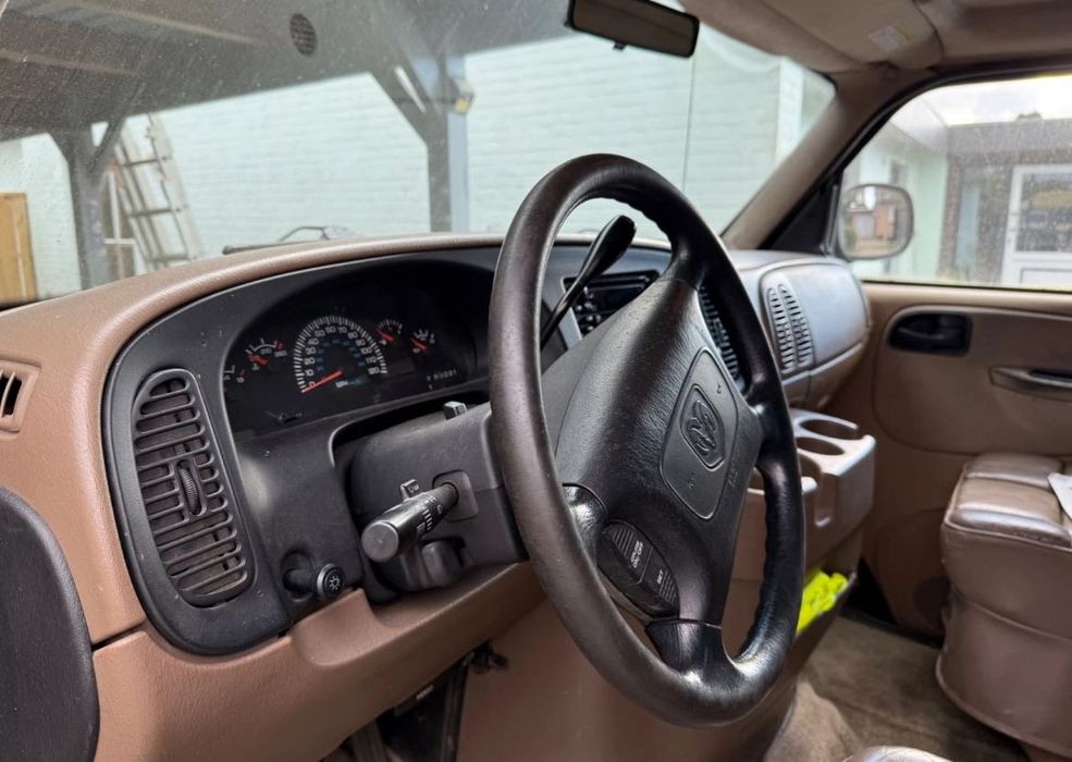 DODGE 5.2 V8 Ram 1500 Van Conversion Kamper LPG świeżo sprowadzony