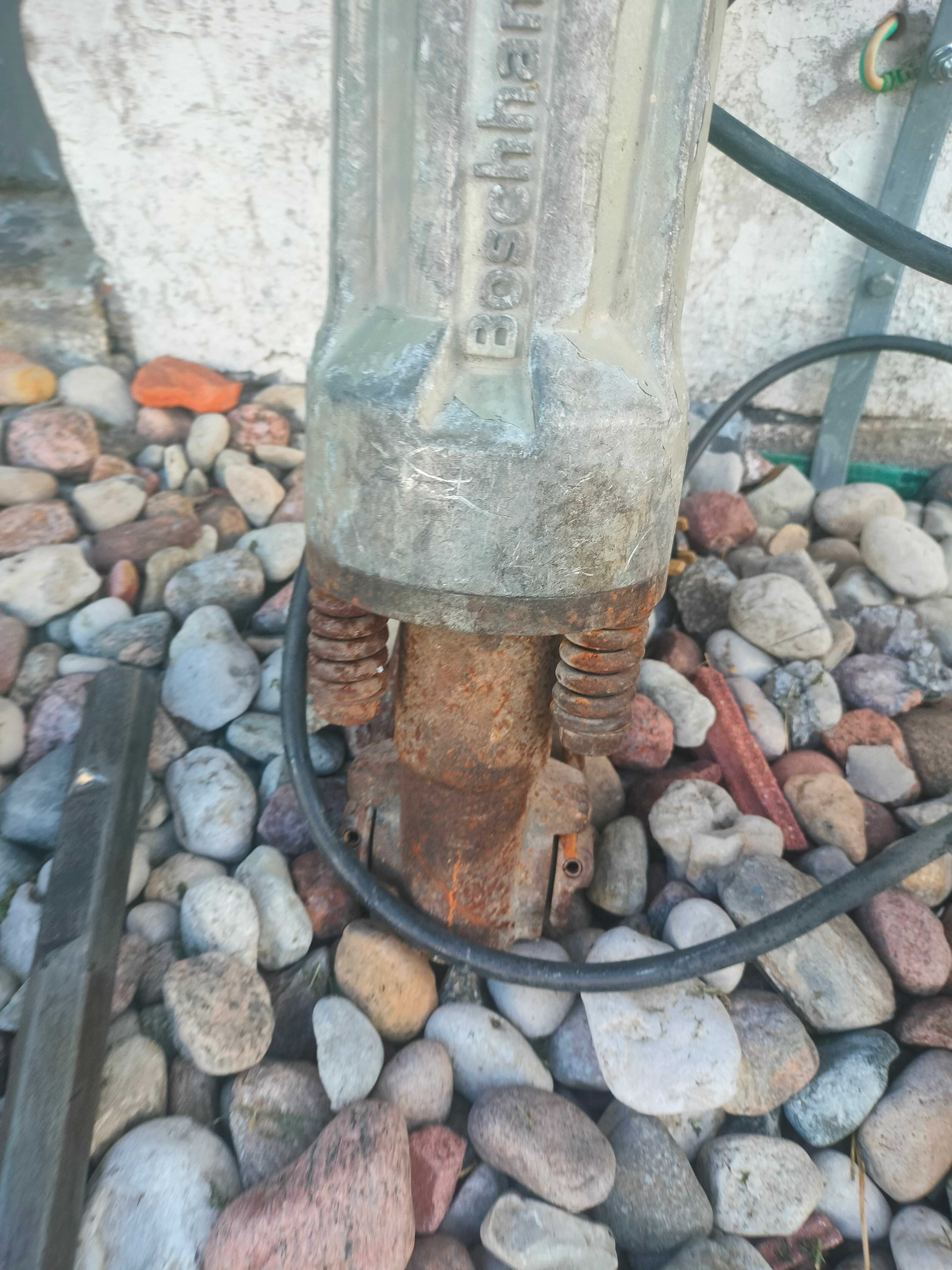 Młot wyburzeniowy udarowy Bosch GSH27vc super stan