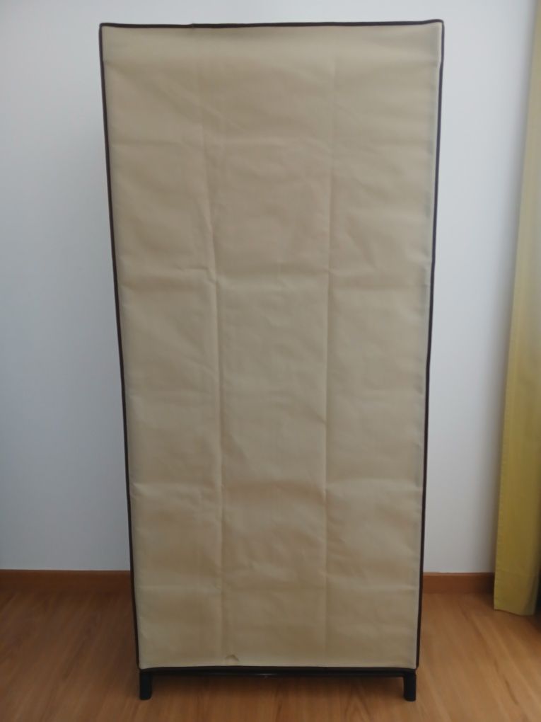 Roupeiro desmontável - 1,60m altura*72cm largura*48cm profundidade