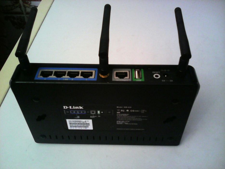 Router D. Link Dir 635