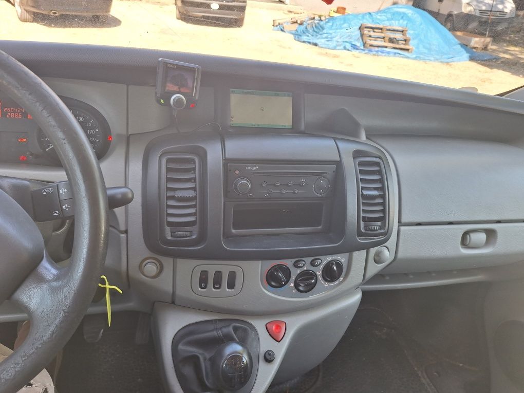 Renault trafic(vivaro) dci 115 klima navi hak