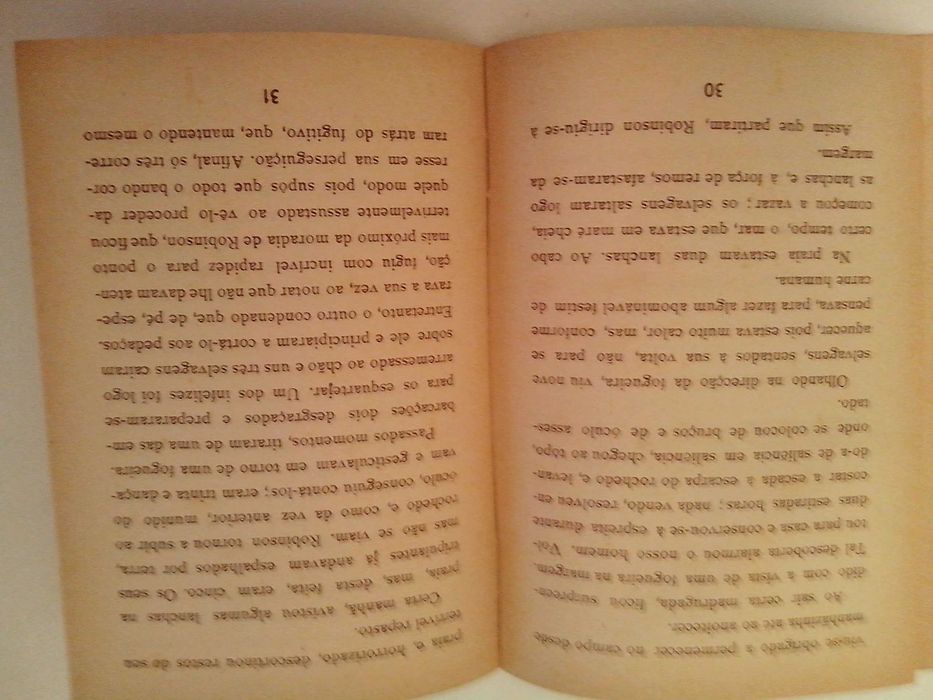 Livro " As aventuras de Robison Crusoe"