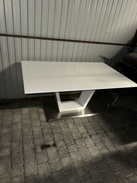 Stół z 4 krzesłami