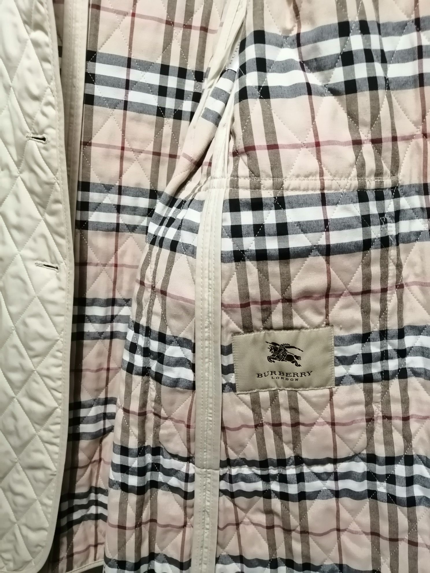 Плащ Burberry женский стеганый