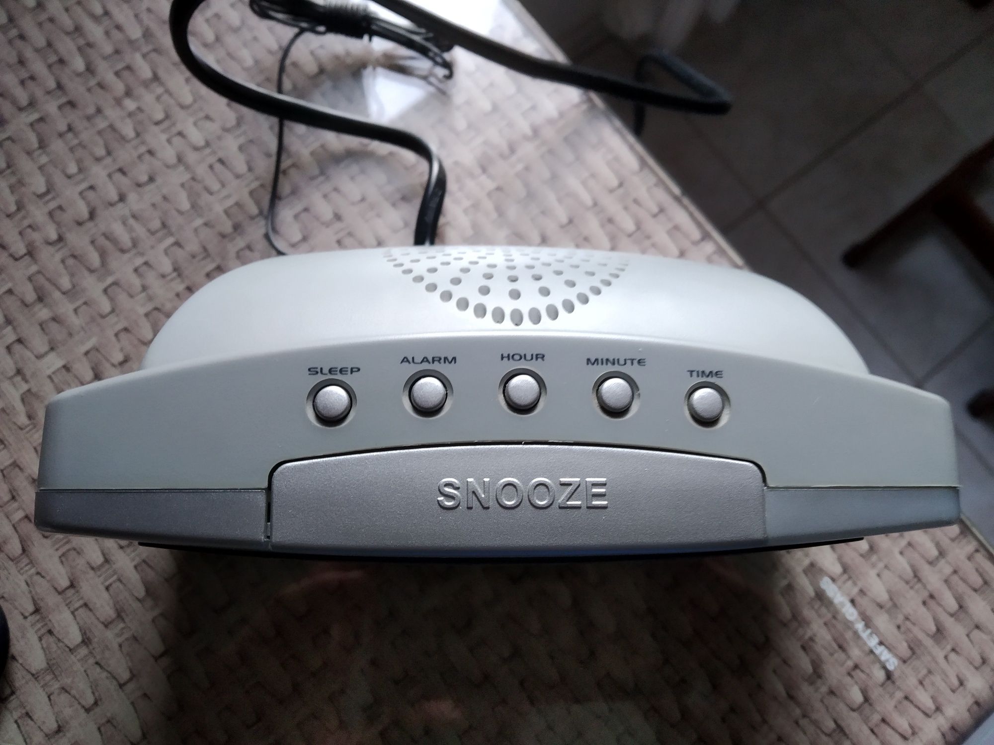 Radiobudzik Tesco alarm radio sieciowe i na baterie