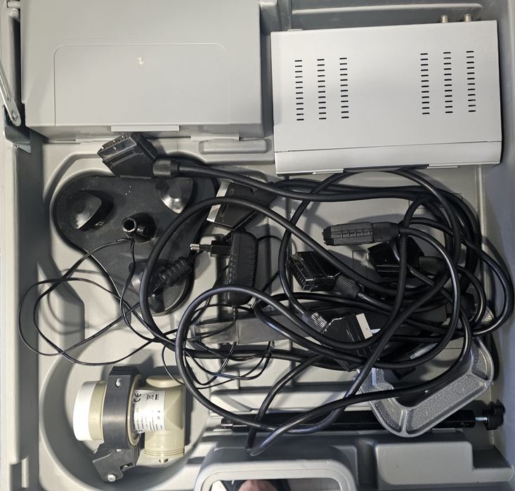 Kampingowa antena cyfrowa do odbioru telewizji satelitarnej