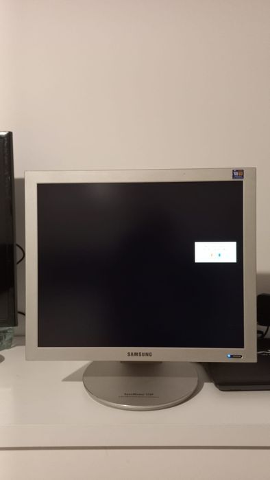 Monitory LCD sprawne
