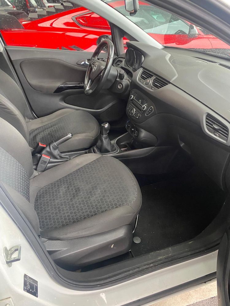 Opel corsa.