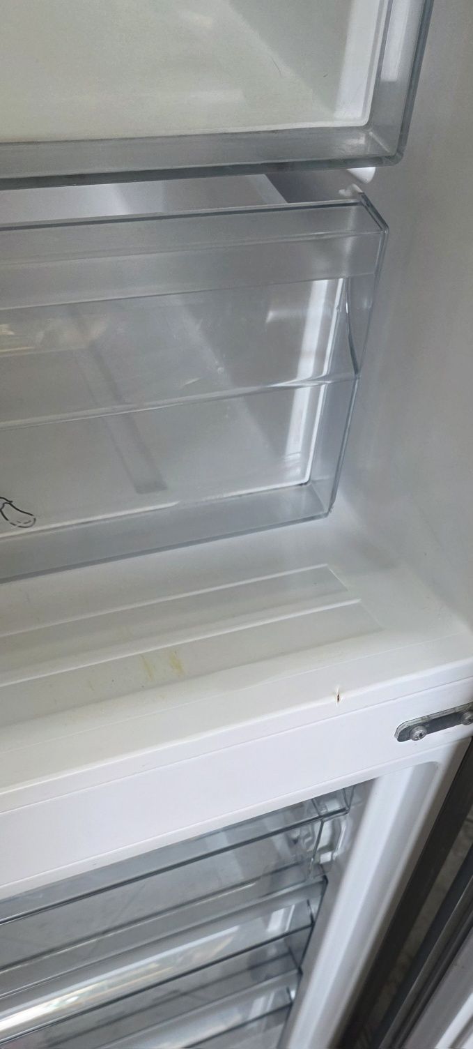 Lodówka Sharp no Frost ,,6 zmysł "