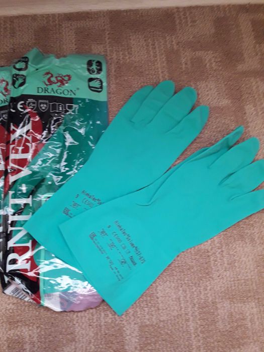 Нитриловые перчатки, стойкие