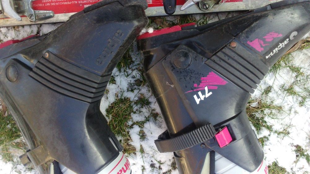 Buty narciarskie sprzedam +gratis