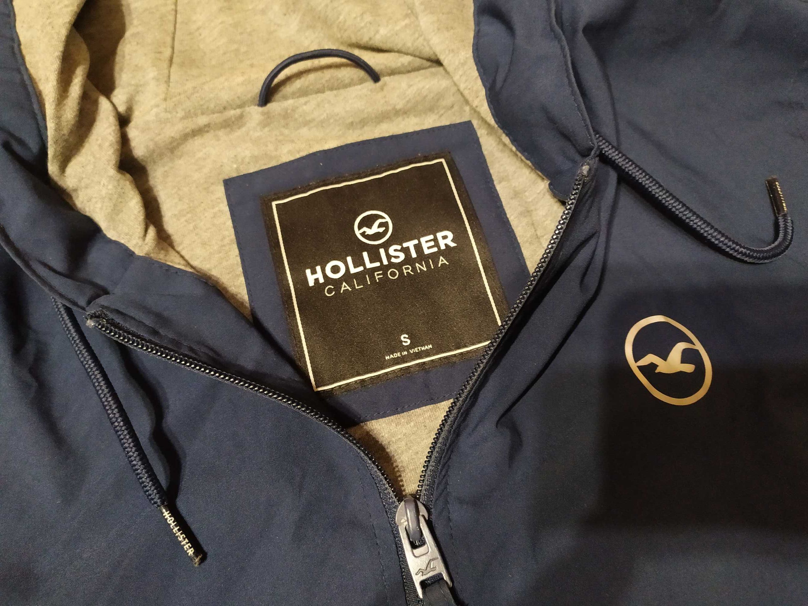 Куртка ветровка с капюшоном - Hollister - S/44 размер