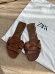 Сандалі шлепки шкіряні ZARA