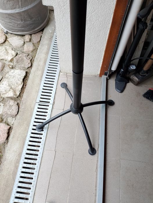Wieszak na ubrania , metalowy