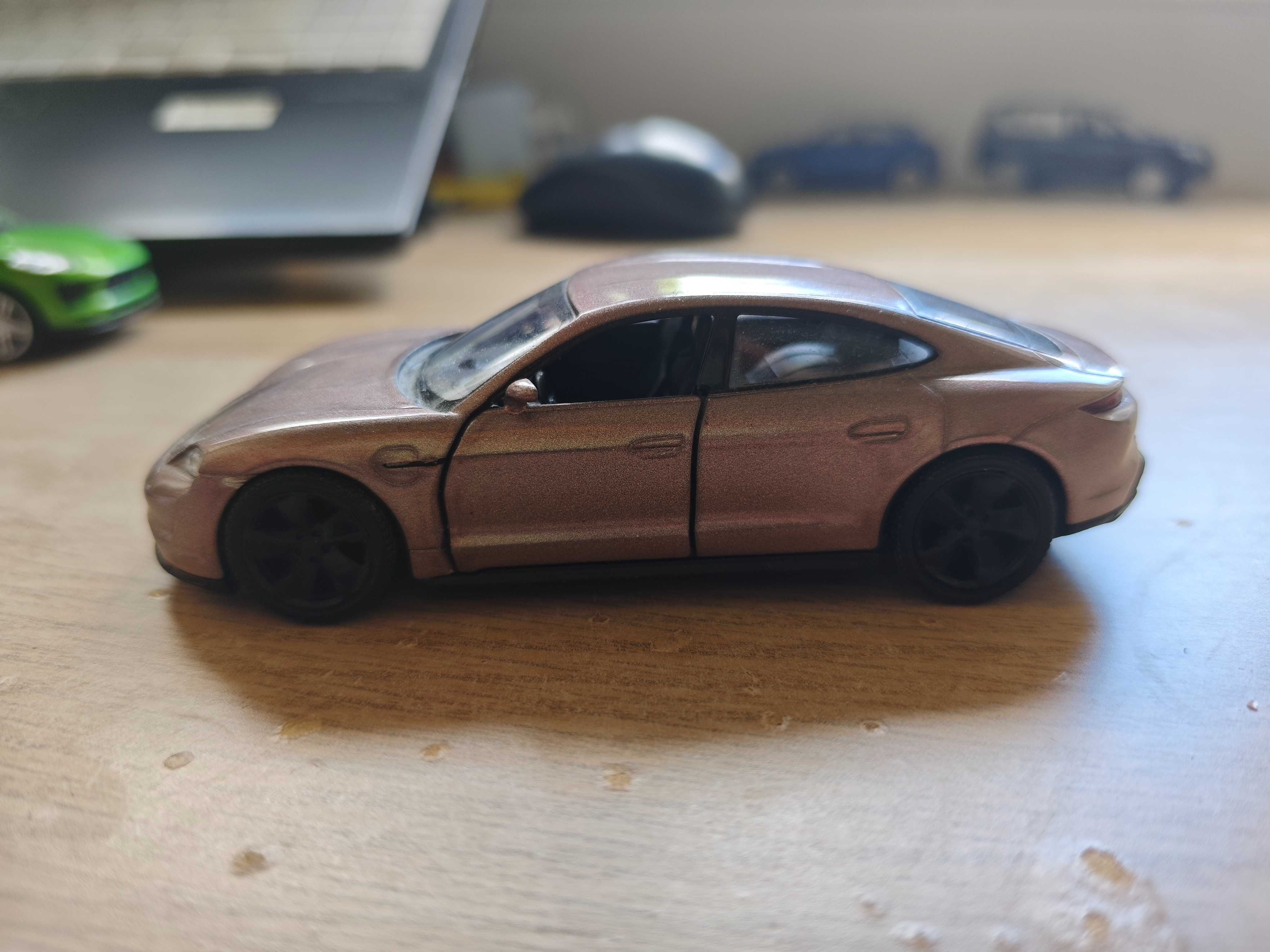 Miniatura Porsche Taycan