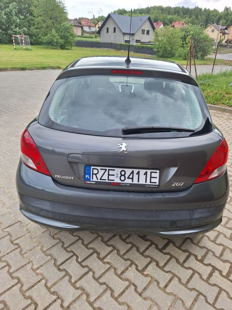 Peugeot 207 1.4 LPG 118 tyś przebiegu.