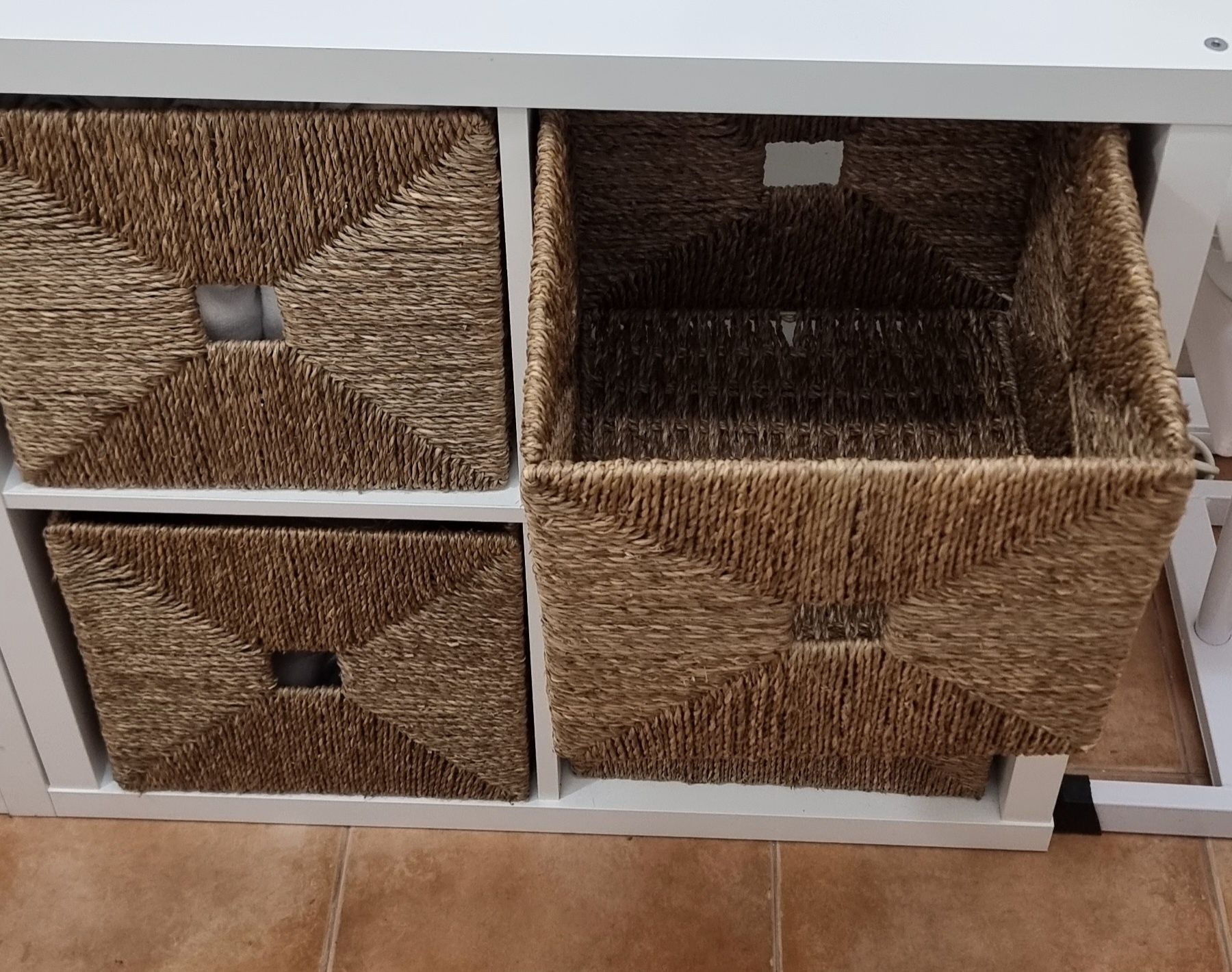 2 Caixas em formato cubo de ráfia