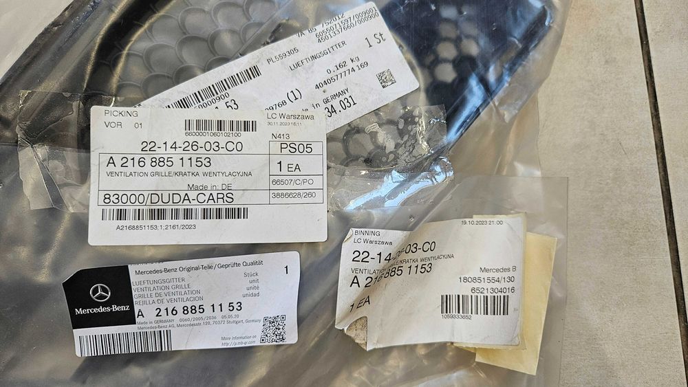 Wlot powietrza w zderzaku Mercedes