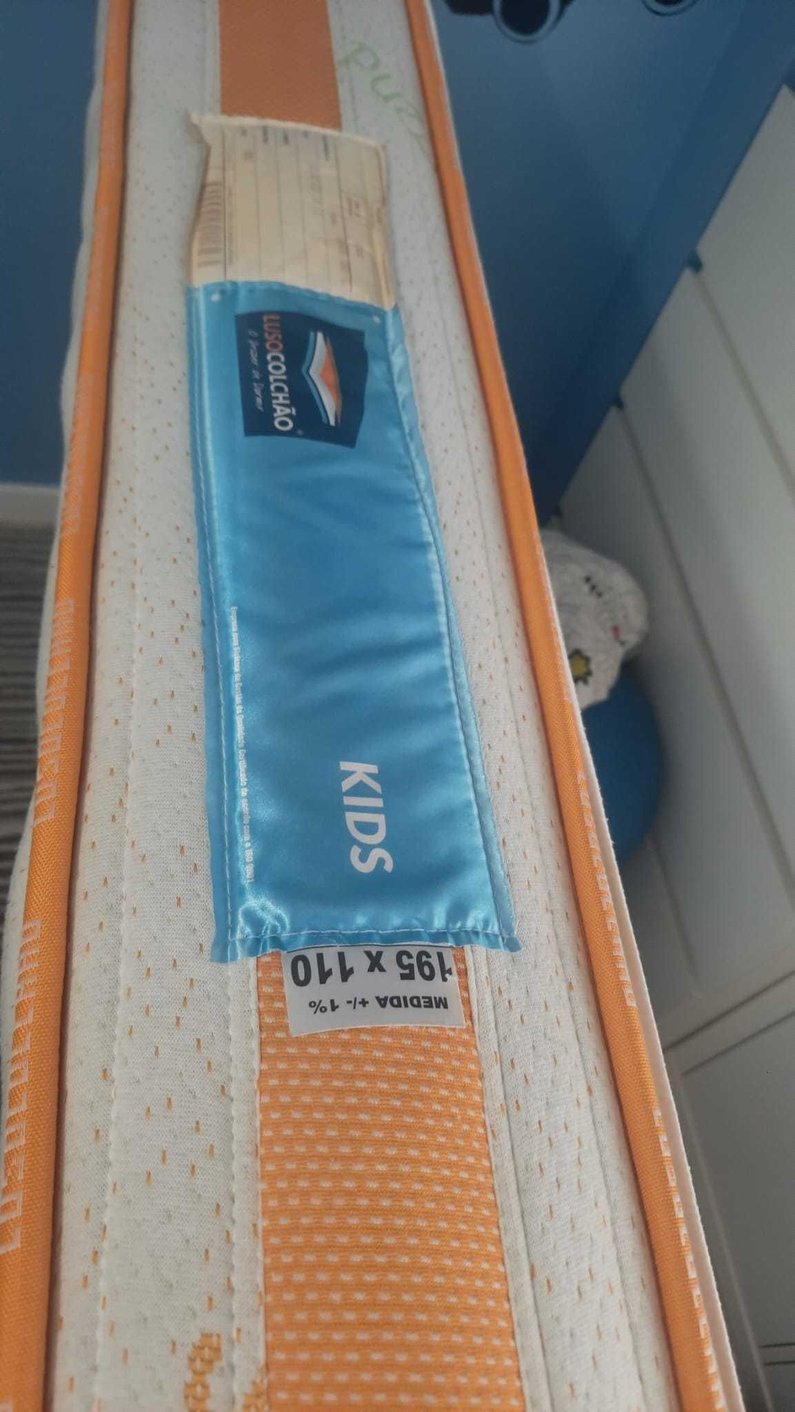 Cama solteiro com estrado e colchão