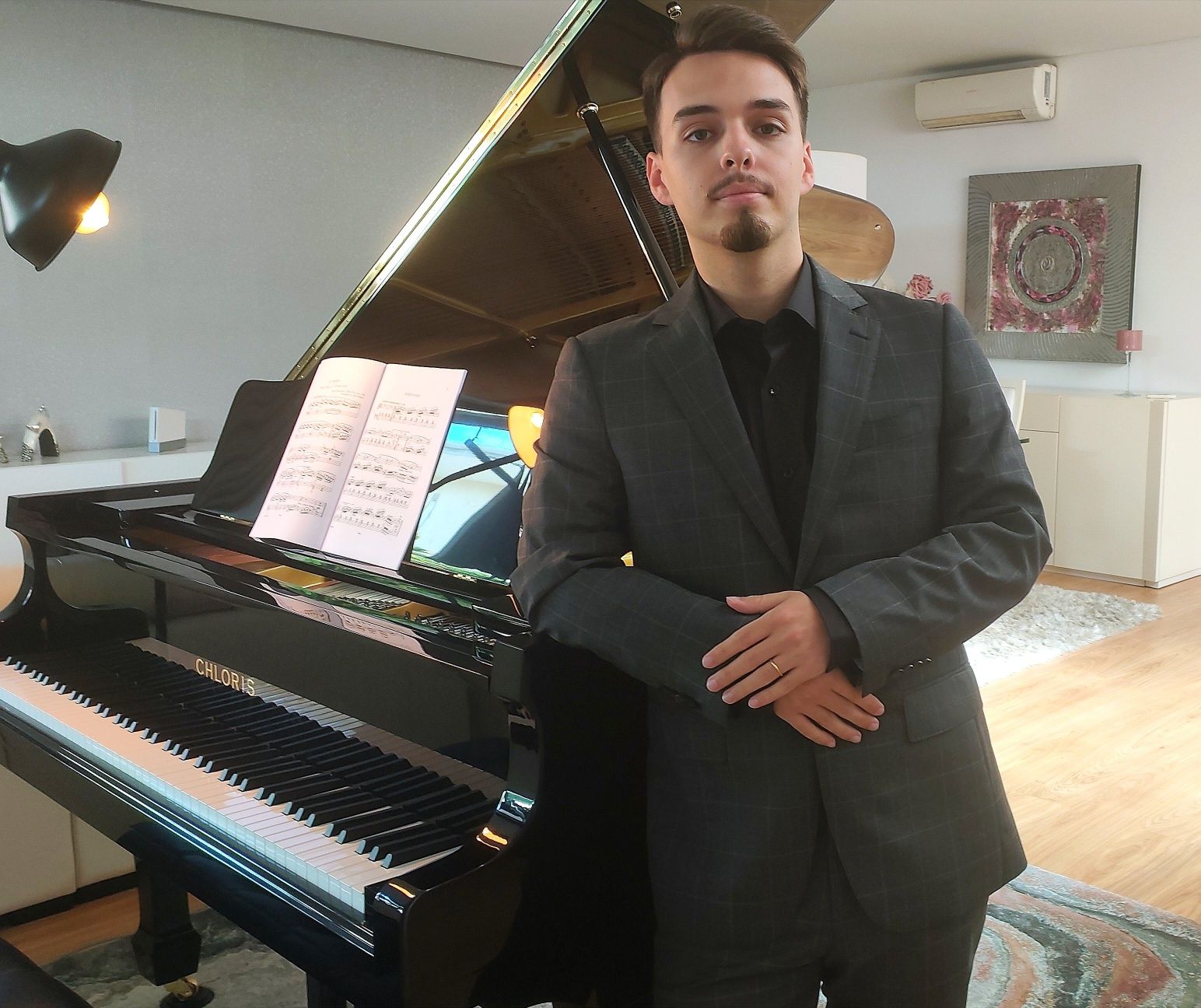 Técnico afinador de pianos