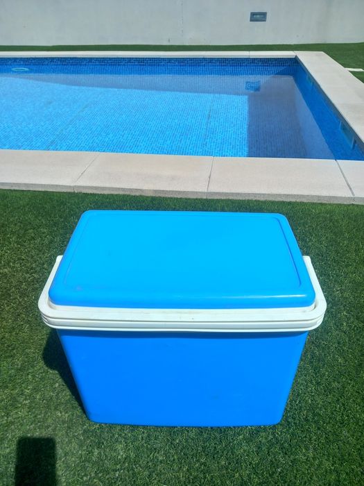 Geleiras praia 30 litros e termo 10 litros para água ou limonada